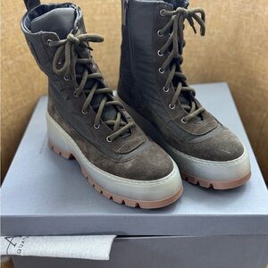 Stylish Olive Green Women's Boots